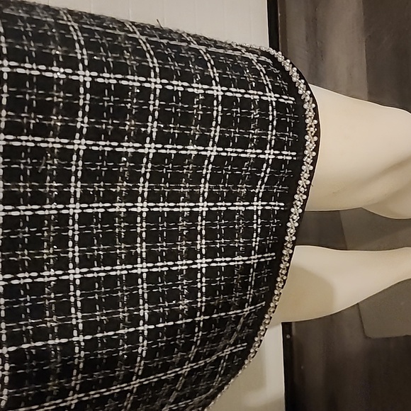 ELIE TAHARI TWEED EMBELLISHED NECK AND BOTTOM SLEEVELESS DRESS SIZE L - Picture 5 of 8